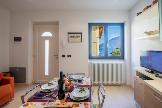 Casa Matisse Apartment Pianello Del Lario Bagian luar foto
